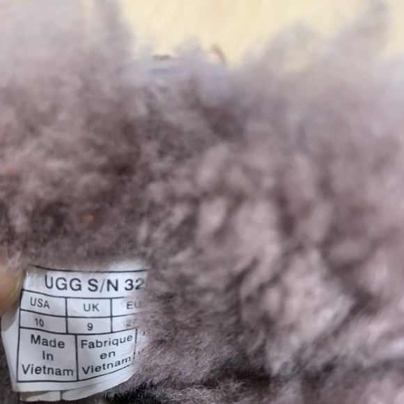 Girls Bailey Bow Ugg Boots - Picture 5 of 5